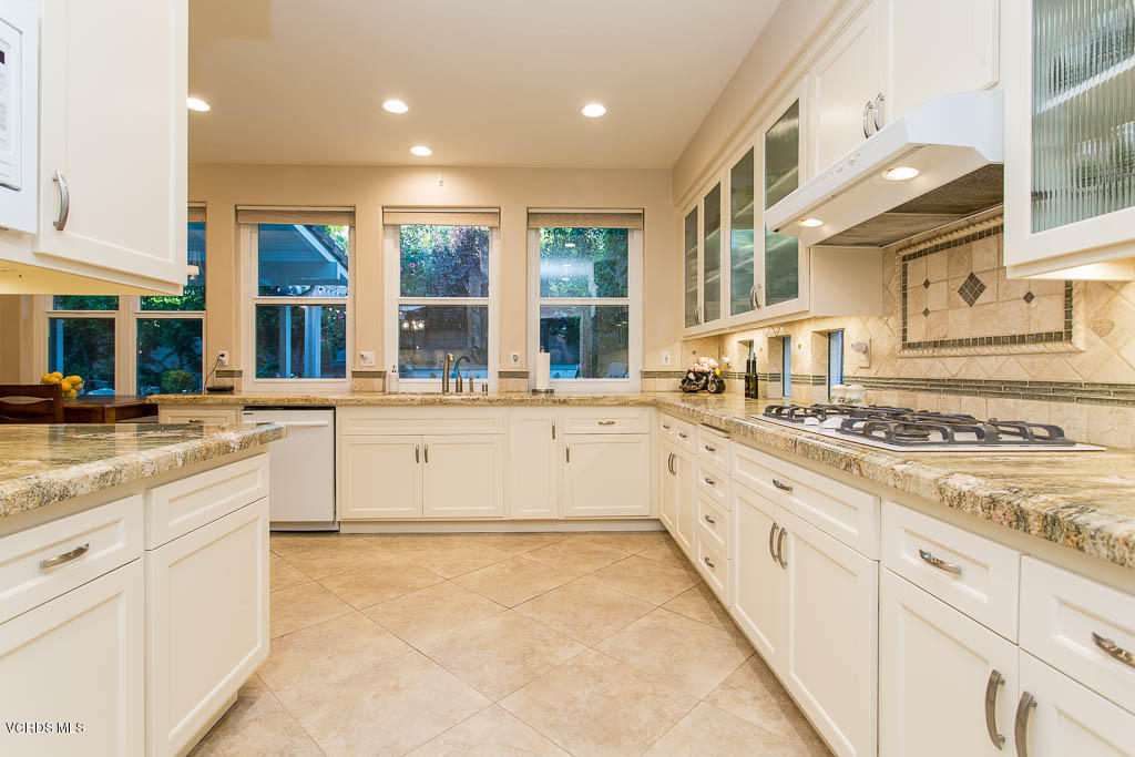 4376 Clearwood Road Moorpark, CA 93021 - Photo 16 of 53 4376 Clearwood Road - HsHProd-37