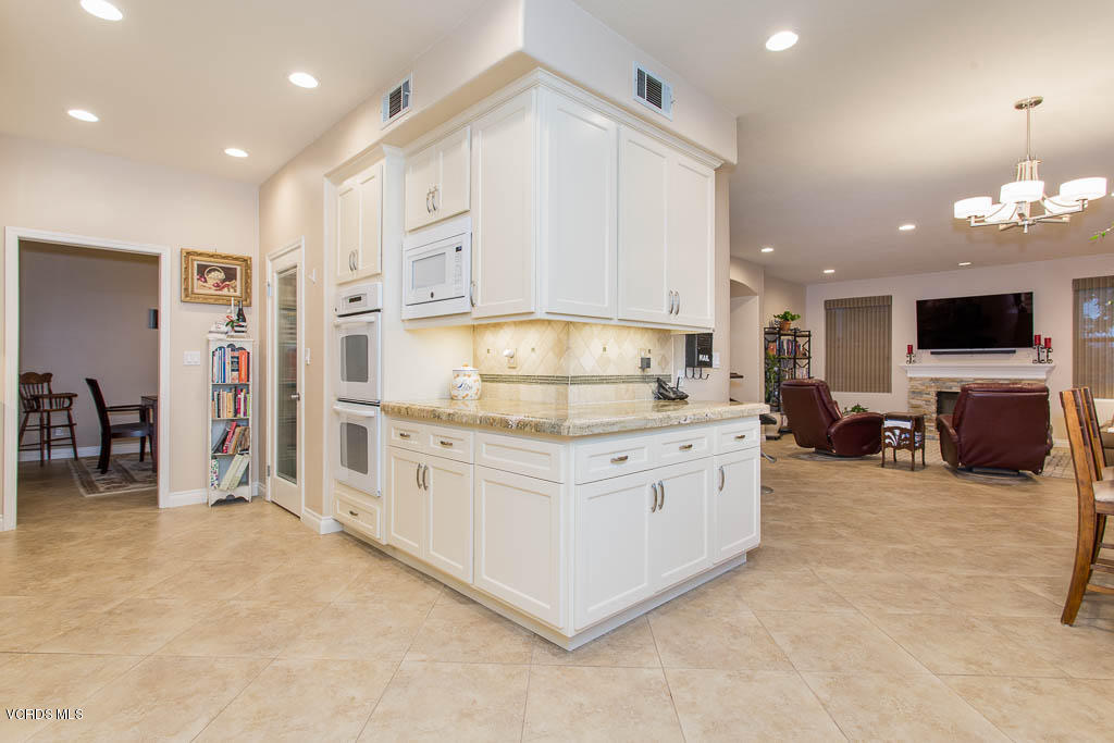 4376 Clearwood Road Moorpark, CA 93021 - Photo 17 of 53 4376 Clearwood Road - HsHProd-38