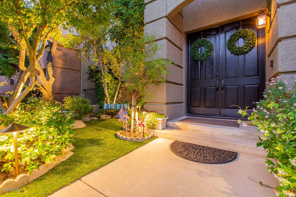 4376 Clearwood Road Moorpark, CA 93021 - Photo 3 of 53 4376 Clearwood Road - HsHProd-57