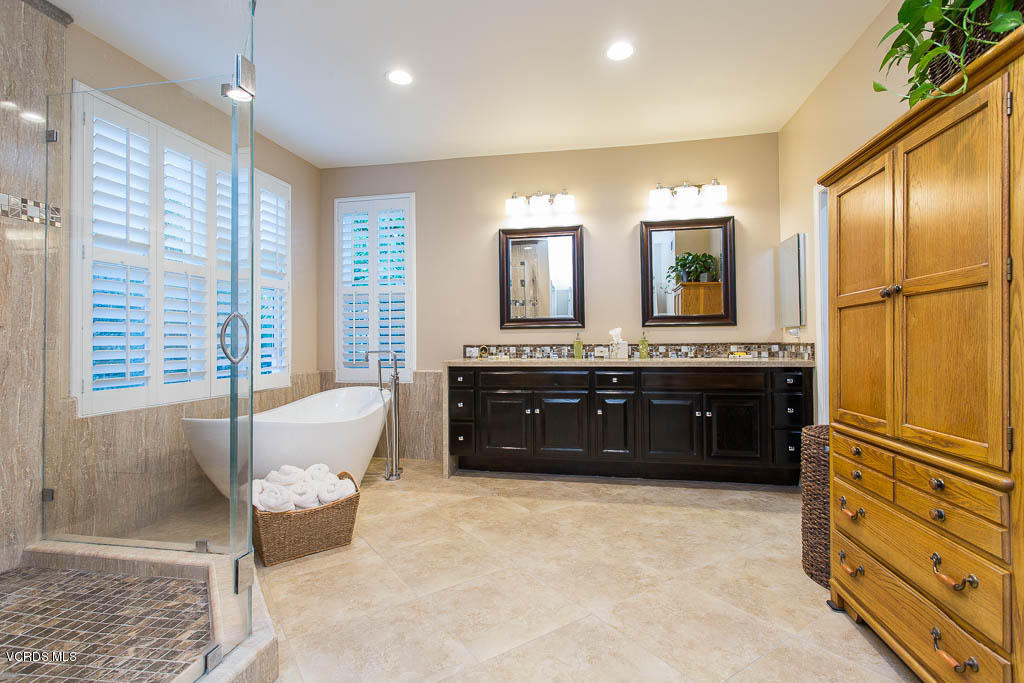 4376 Clearwood Road Moorpark, CA 93021 - Photo 23 of 53 4376 Clearwood Road - HsHProd-44