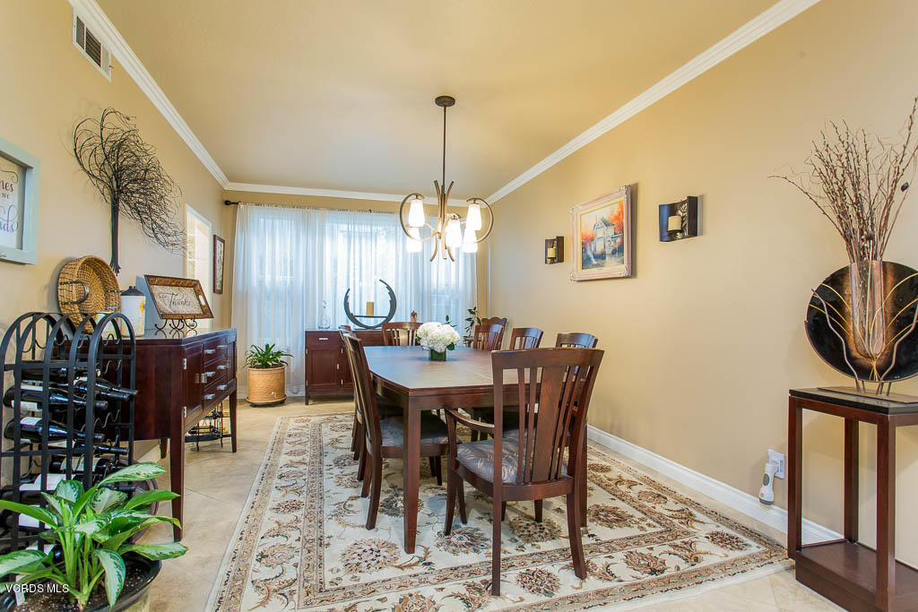 4376 Clearwood Road Moorpark, CA 93021 - Photo 9 of 53 4376 Clearwood Road - HsHProd-26