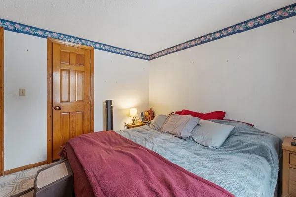 $345,000 | 30 Knapp Road, Piermont, NH 03779