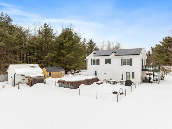 $345,000 | 30 Knapp Road, Piermont, NH 03779