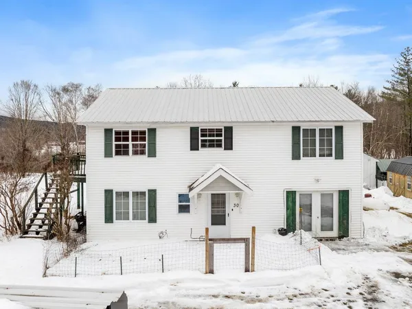 $345,000 | 30 Knapp Road, Piermont, NH 03779