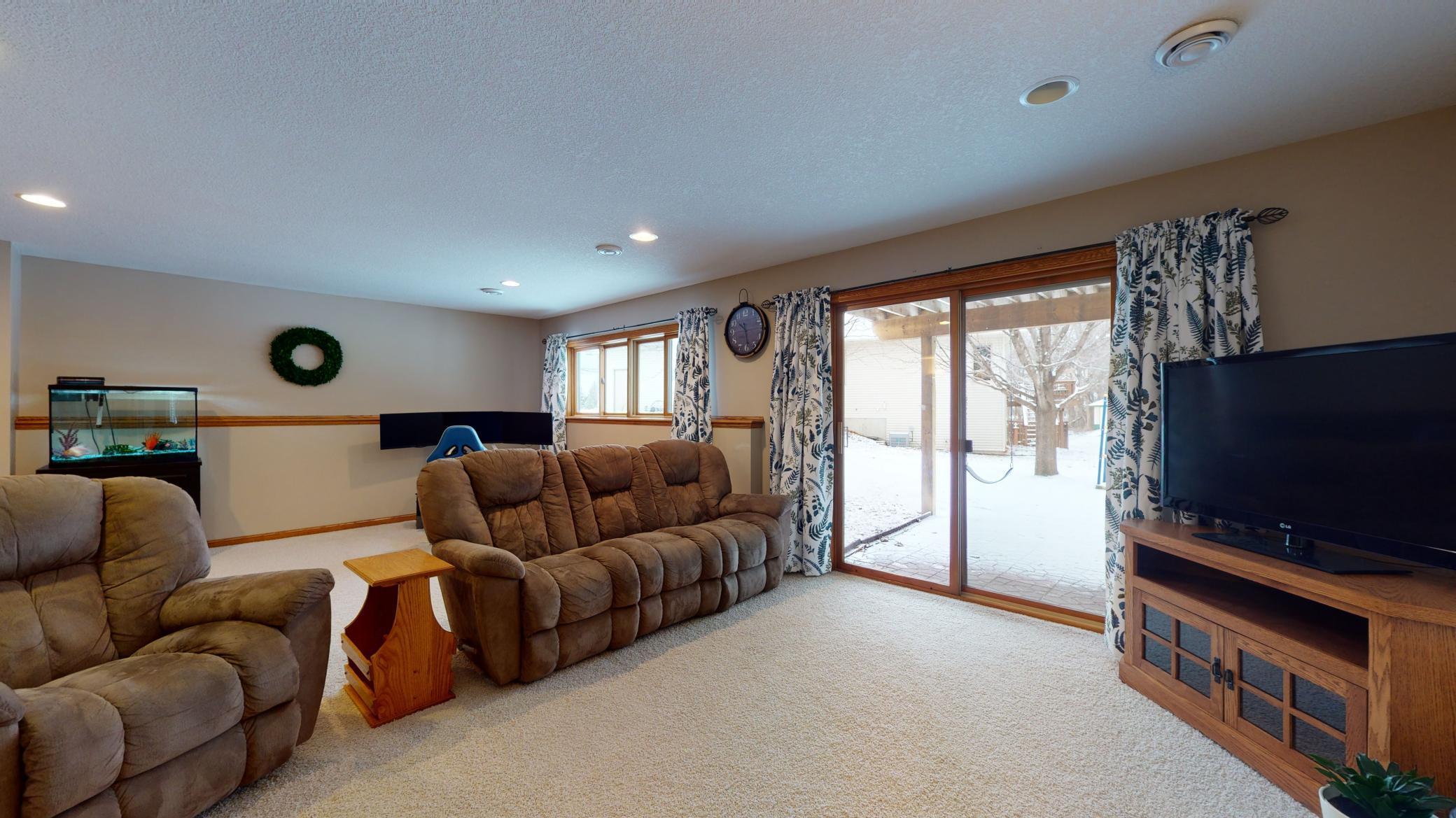 3517 Hazelwood Lane Southwest Rochester, MN 55902 - Photo 18 of 42