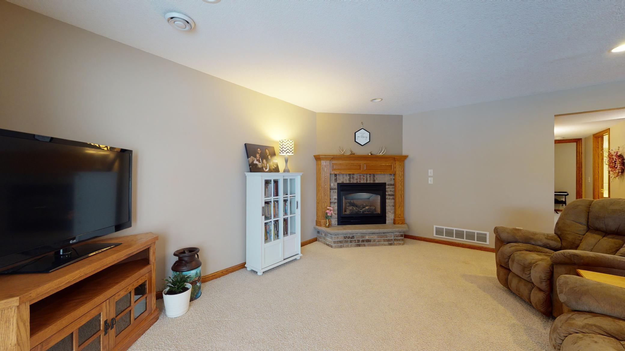 3517 Hazelwood Lane Southwest Rochester, MN 55902 - Photo 19 of 42