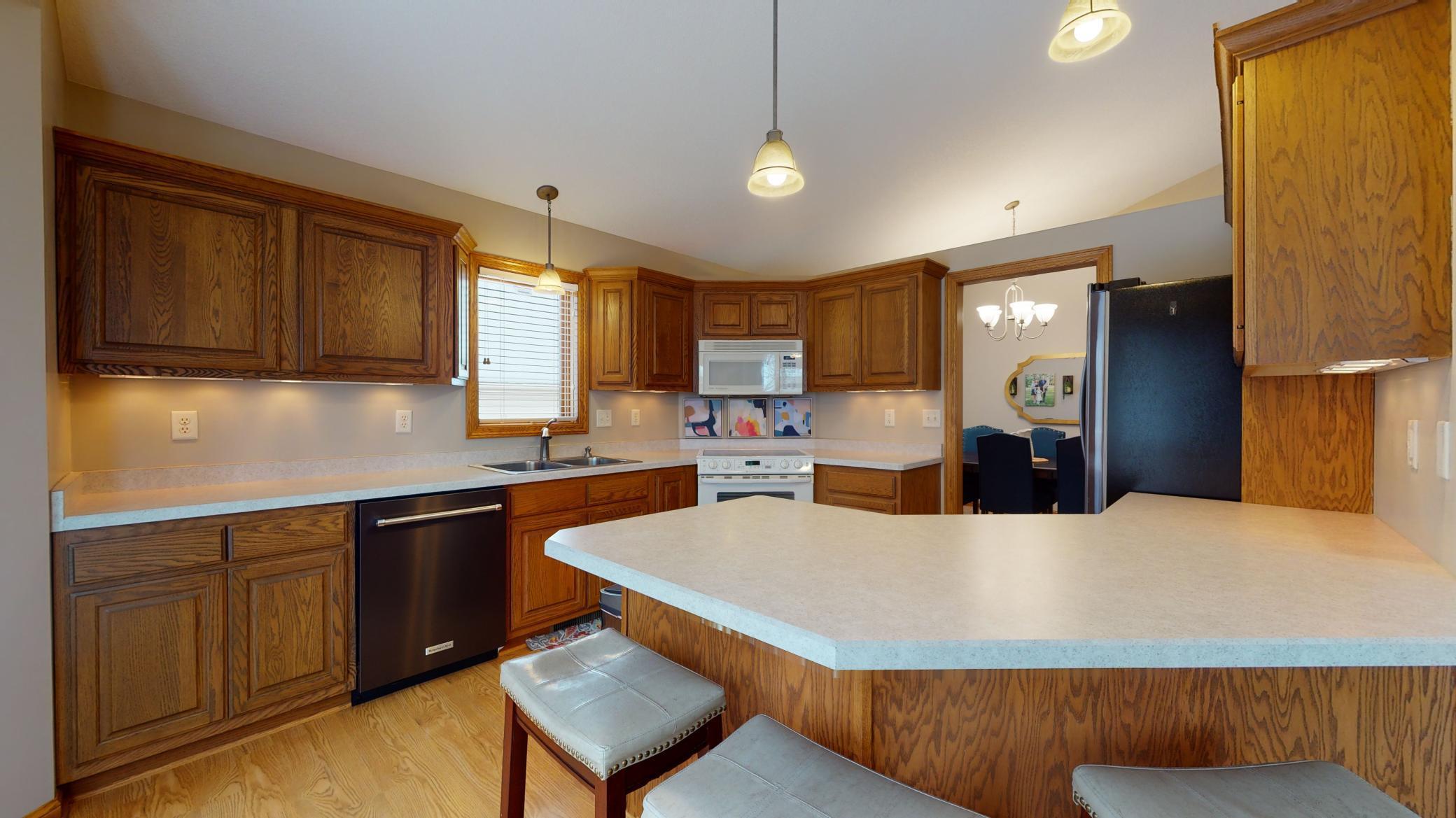3517 Hazelwood Lane Southwest Rochester, MN 55902 - Photo 8 of 42