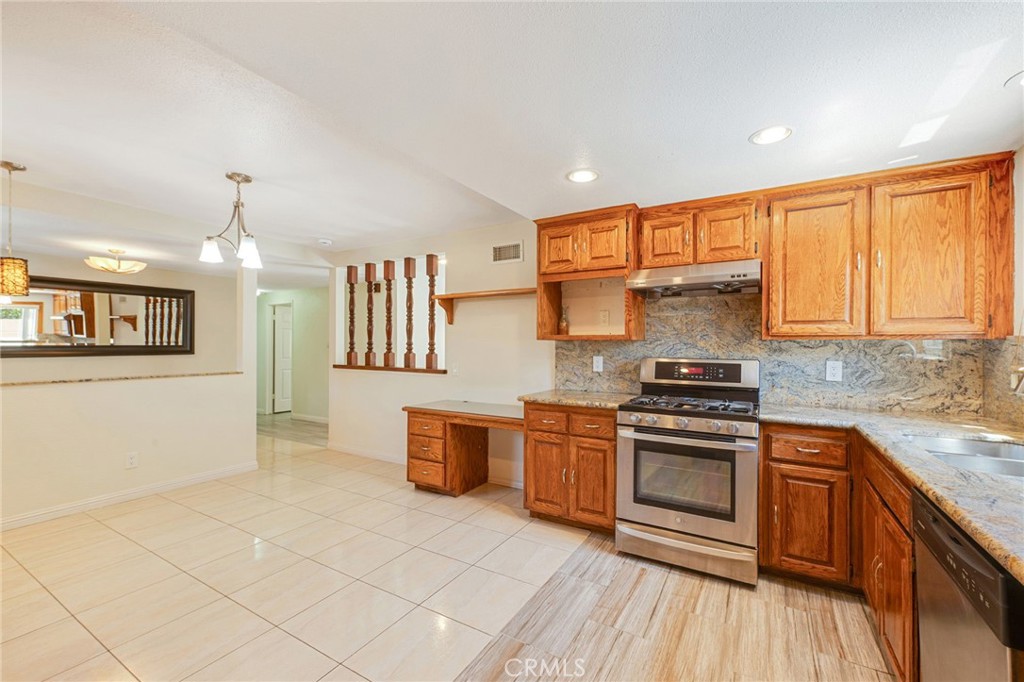 129 East Rancho Road Corona, CA 92879 - Photo 12 of 42