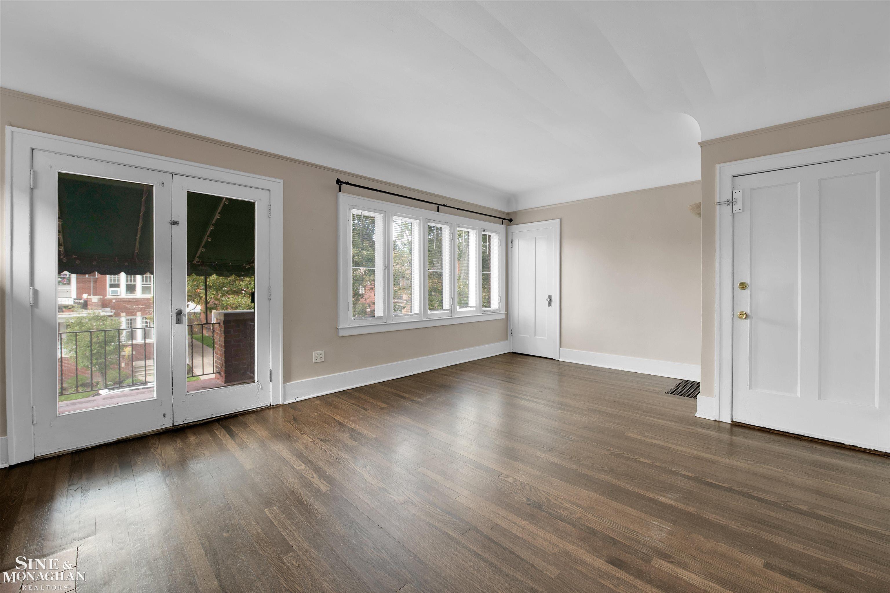 936 Nottingham Road Grosse Pointe, MI 48230 - Photo 4 of 22