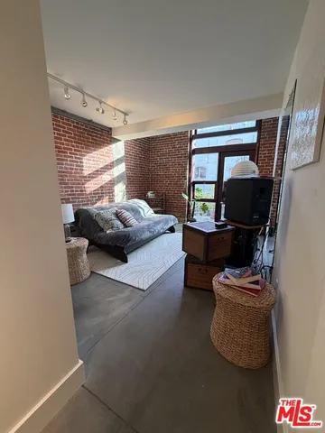 $4,750 | 940 East 2nd Street, Unit 27, Los Angeles, CA 90012