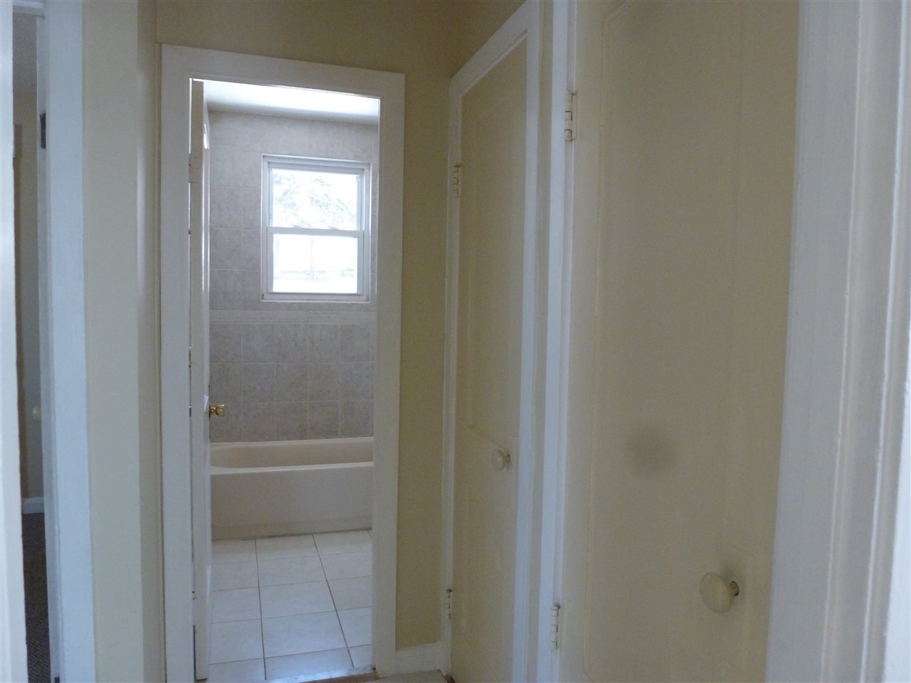 34 Gabrielle Street Manchester, NH 03103 - Photo 12 of 14 Gallery Image 12