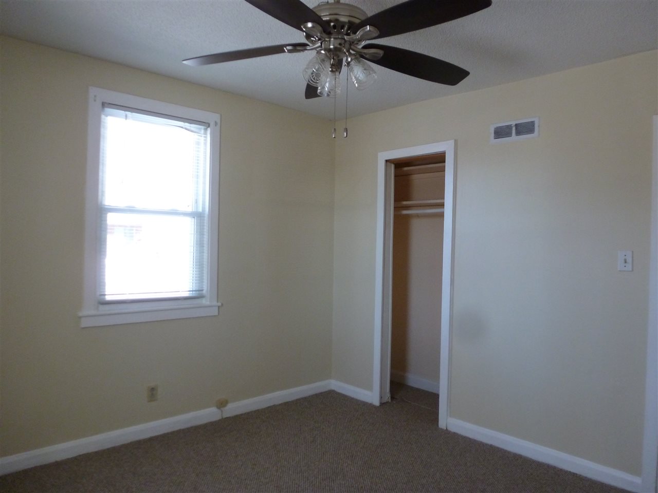 34 Gabrielle Street Manchester, NH 03103 - Photo 8 of 14 Gallery Image 8
