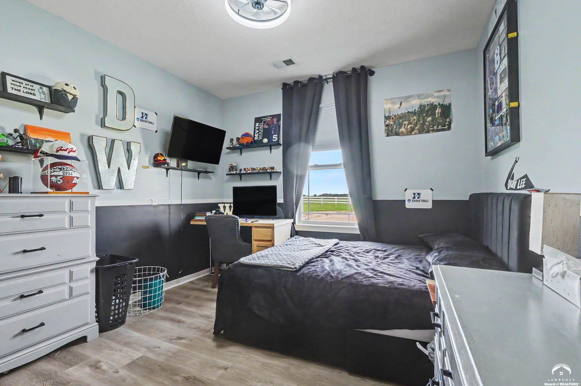 676 East 1375 Road Lawrence, KS 66046 - Photo 32 of 48