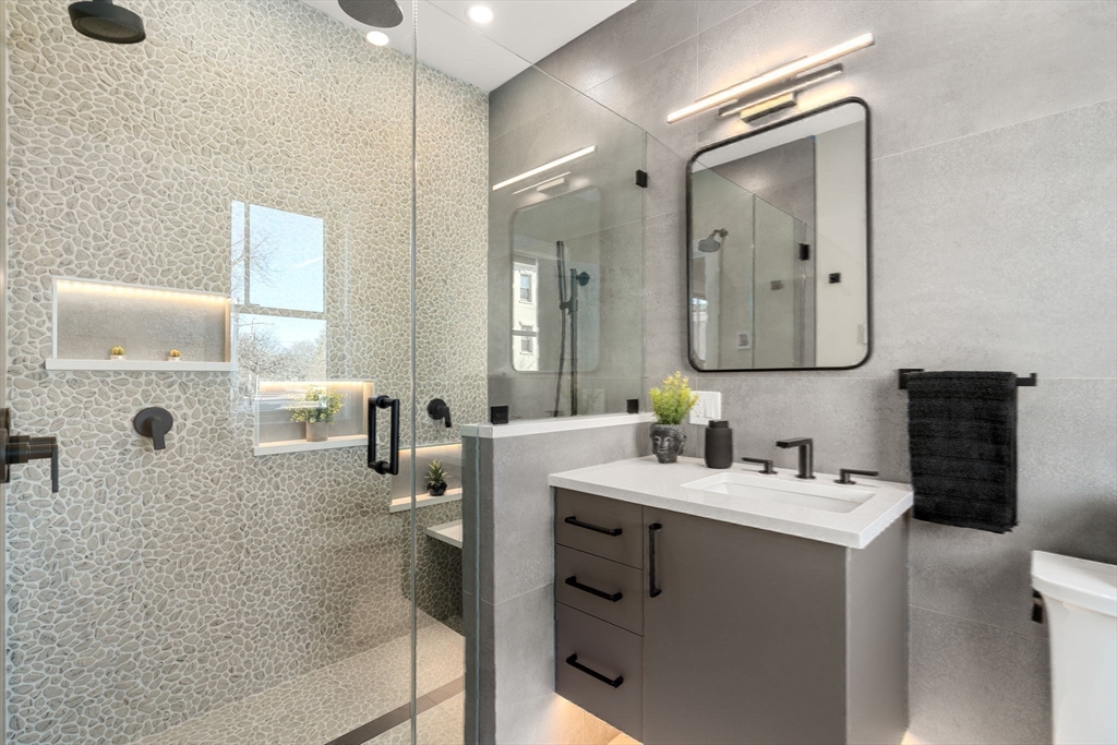 71 Greenough Street, Unit 711 Brookline, MA 02445 - Photo 26 of 33