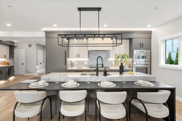 $2,999,999 | 71 Greenough Street, Unit 711, Brookline, MA 02445