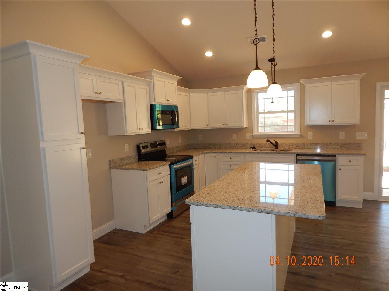 176 Coleman Road, Unit 2A Wellford, SC 29385 - Photo 5 of 33 Gallery Image 5