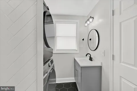 $399,999 | 2 West Barney Street, Baltimore, MD 21230