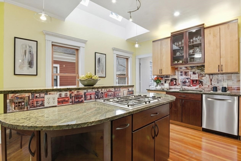 151 Magazine Street, Unit 2 Cambridge, MA 02139 - Photo 12 of 36