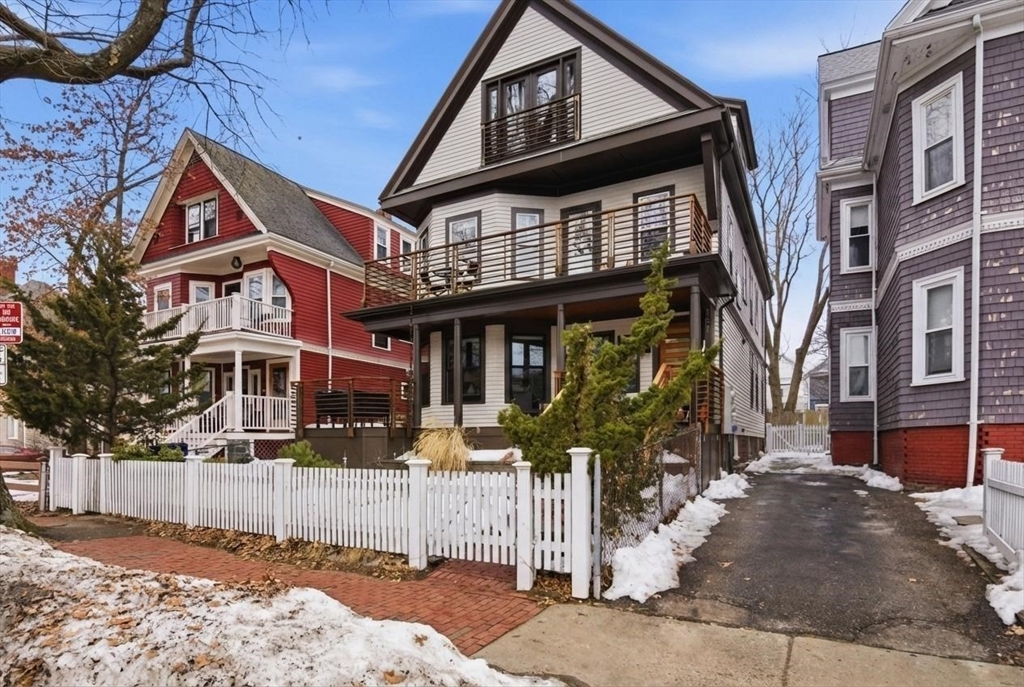 151 Magazine Street, Unit 2 Cambridge, MA 02139 - Photo 4 of 36