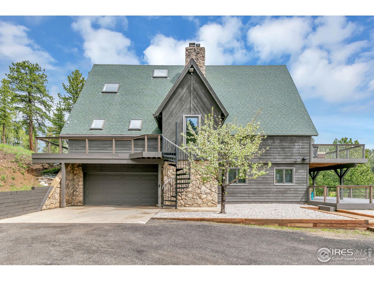 579 Primos Road Boulder, CO 80302 - Photo 4 of 38 Meticulously maintained and recently updated property