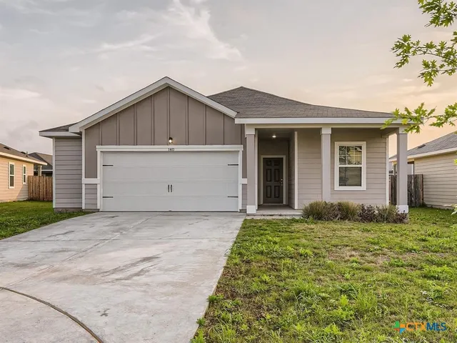 a view of backyard of house