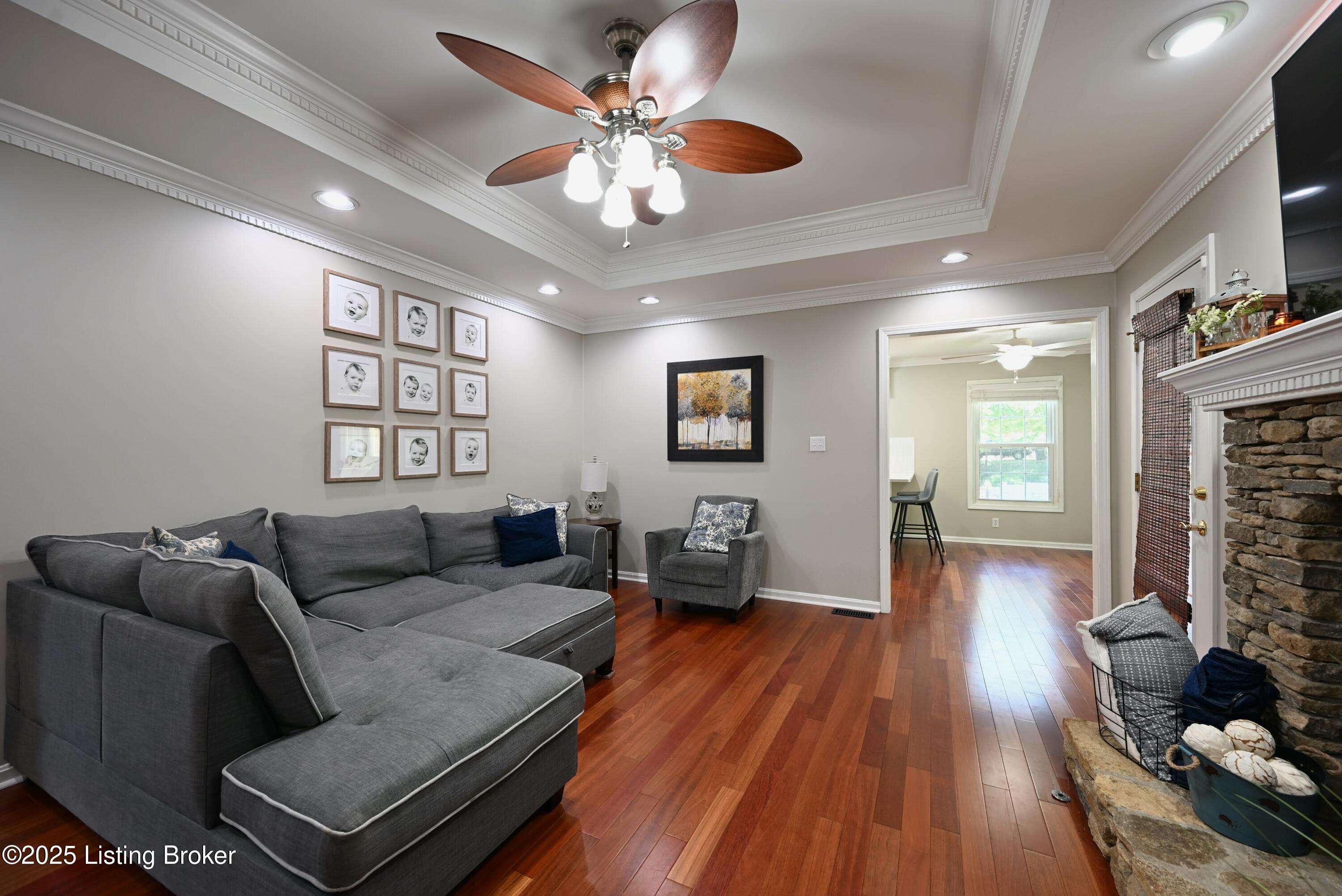 3303 Gatecreek Road Louisville, KY 40272 - Photo 6 of 56 Living Room