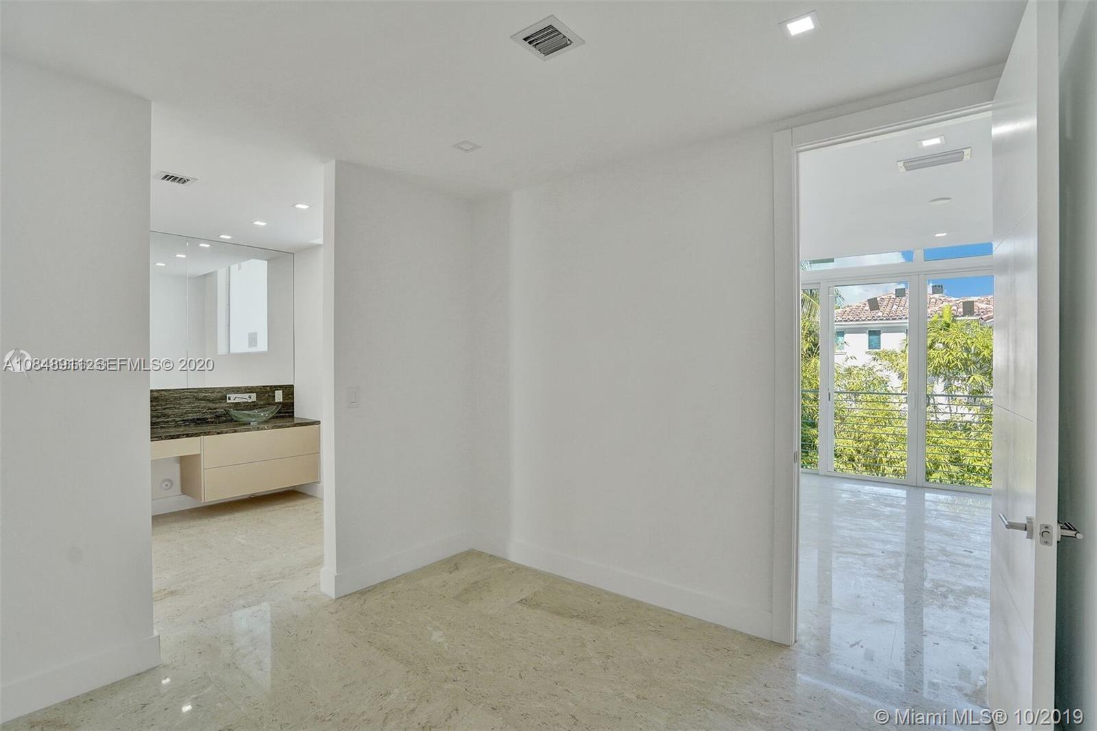610 Ridgewood Road Key Biscayne, FL 33149 - Photo 7 of 34 Gallery Image 7