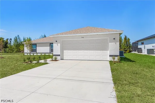 $399,000 | 916 Northeast 1st Place, Cape Coral, FL 33909