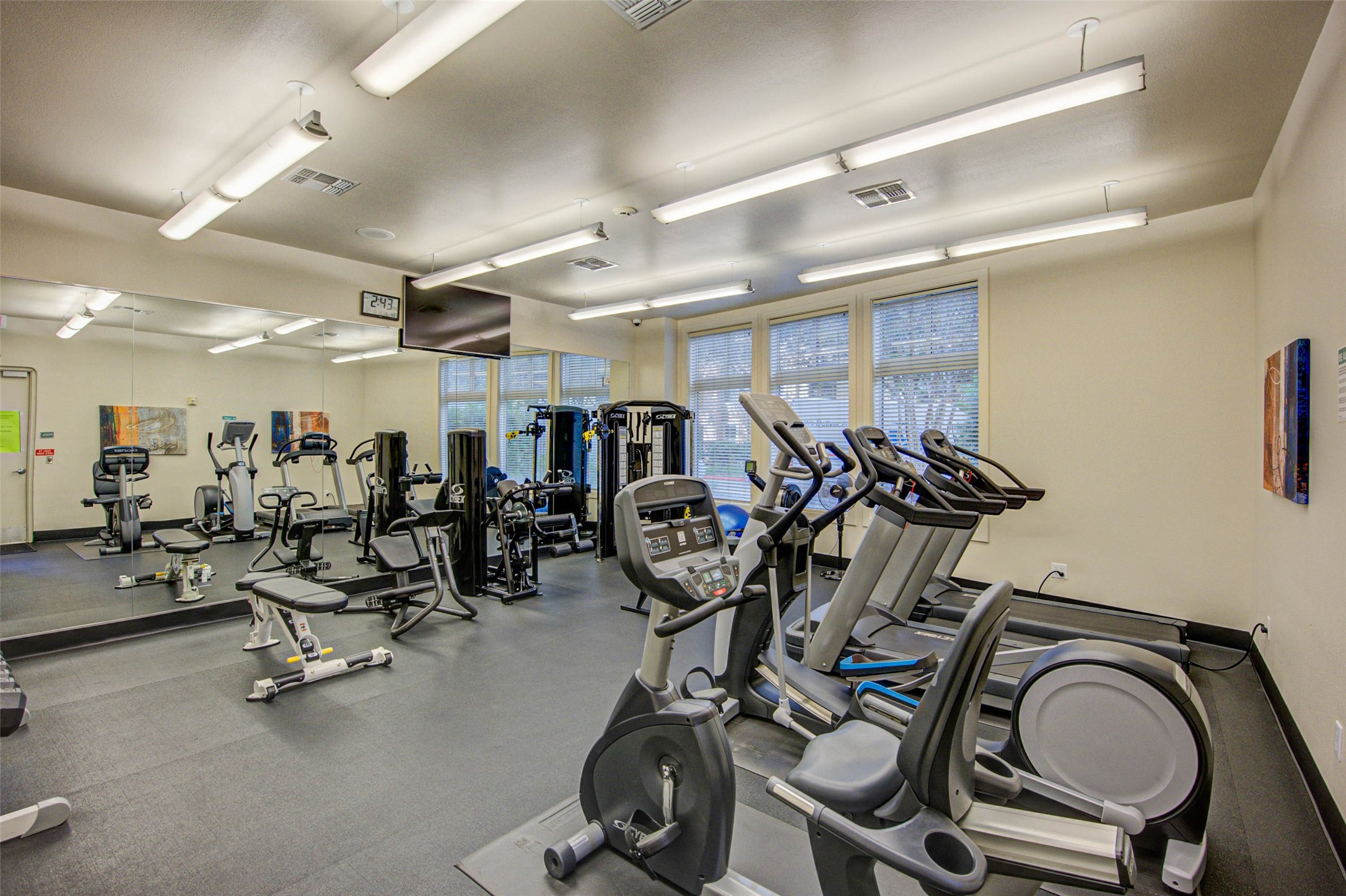 3388 Sage Road, Unit 502 Houston, TX 77056 - Photo 22 of 30 Recently remodeled fitness room.