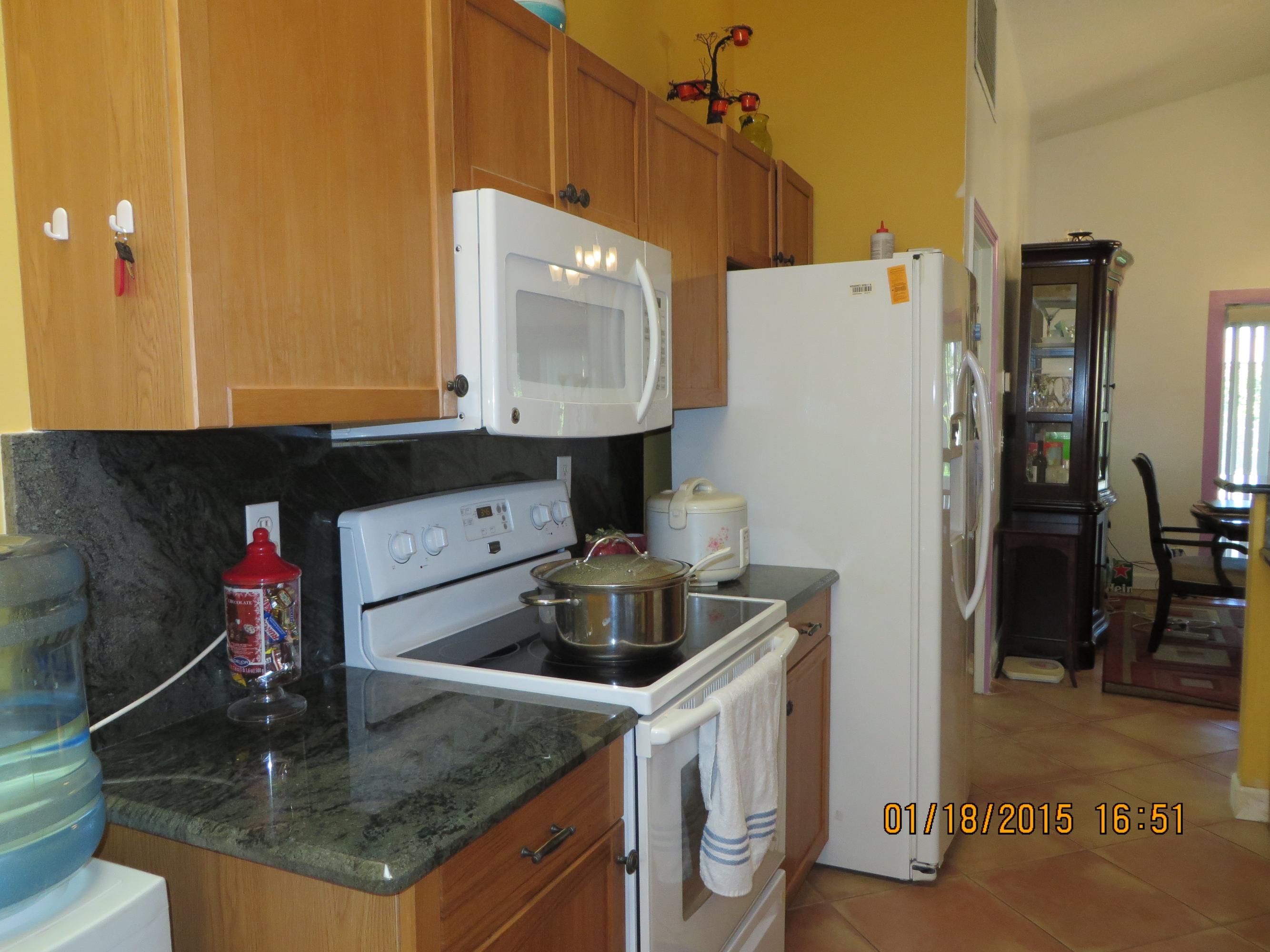 5227 Rosen Boulevard Boynton Beach, FL 33472 - Photo 19 of 53 granite counter tops