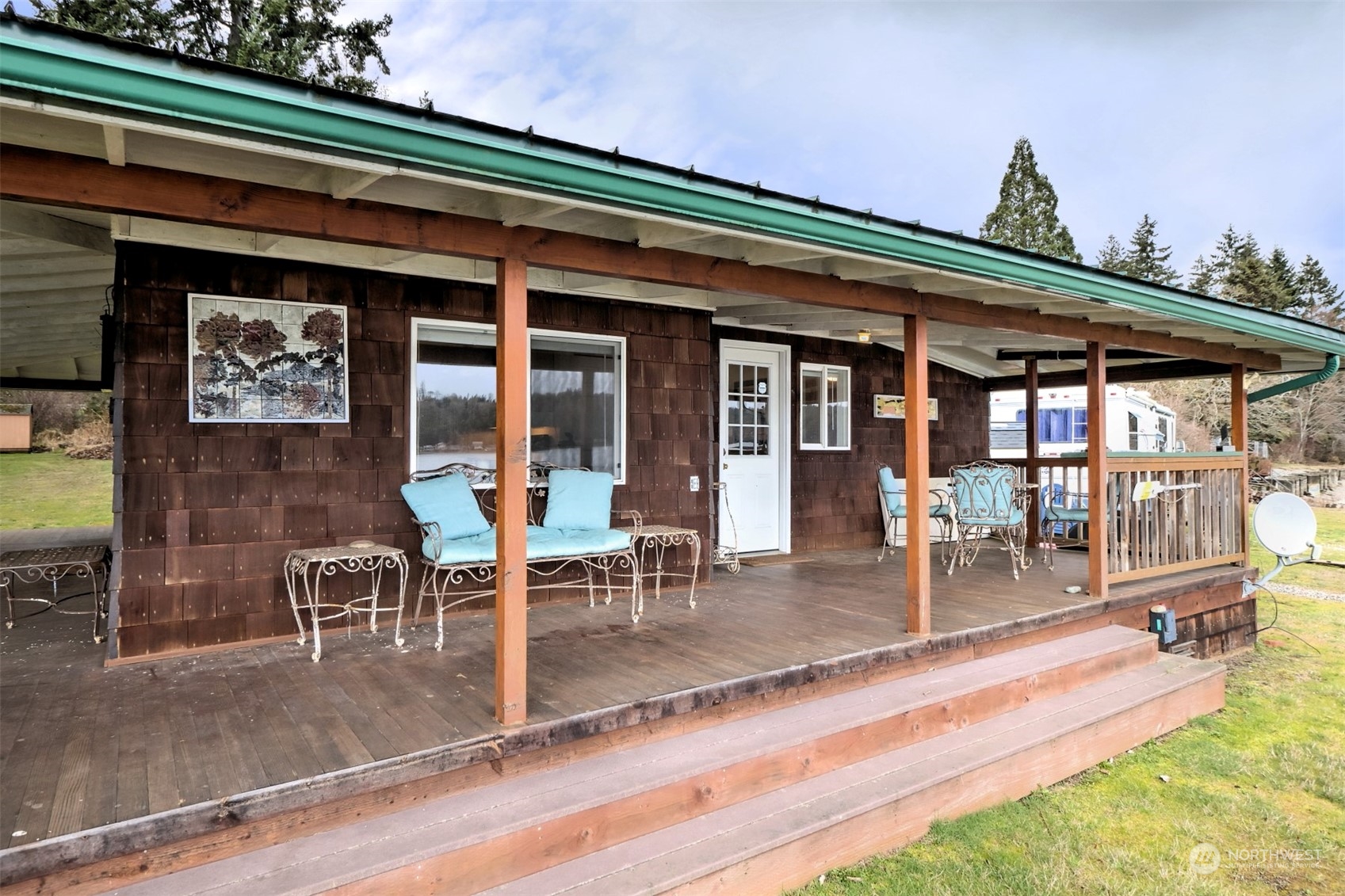 60 East North Bay Road Allyn, WA 98524 - Photo 3 of 34 Gallery Image 3