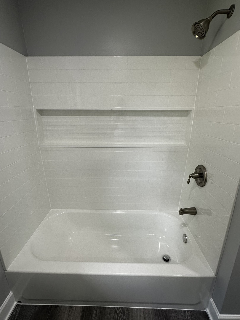 2212 North 2829th Road Marseilles, IL 61341 - Photo 28 of 44 a bathroom with a bathtub