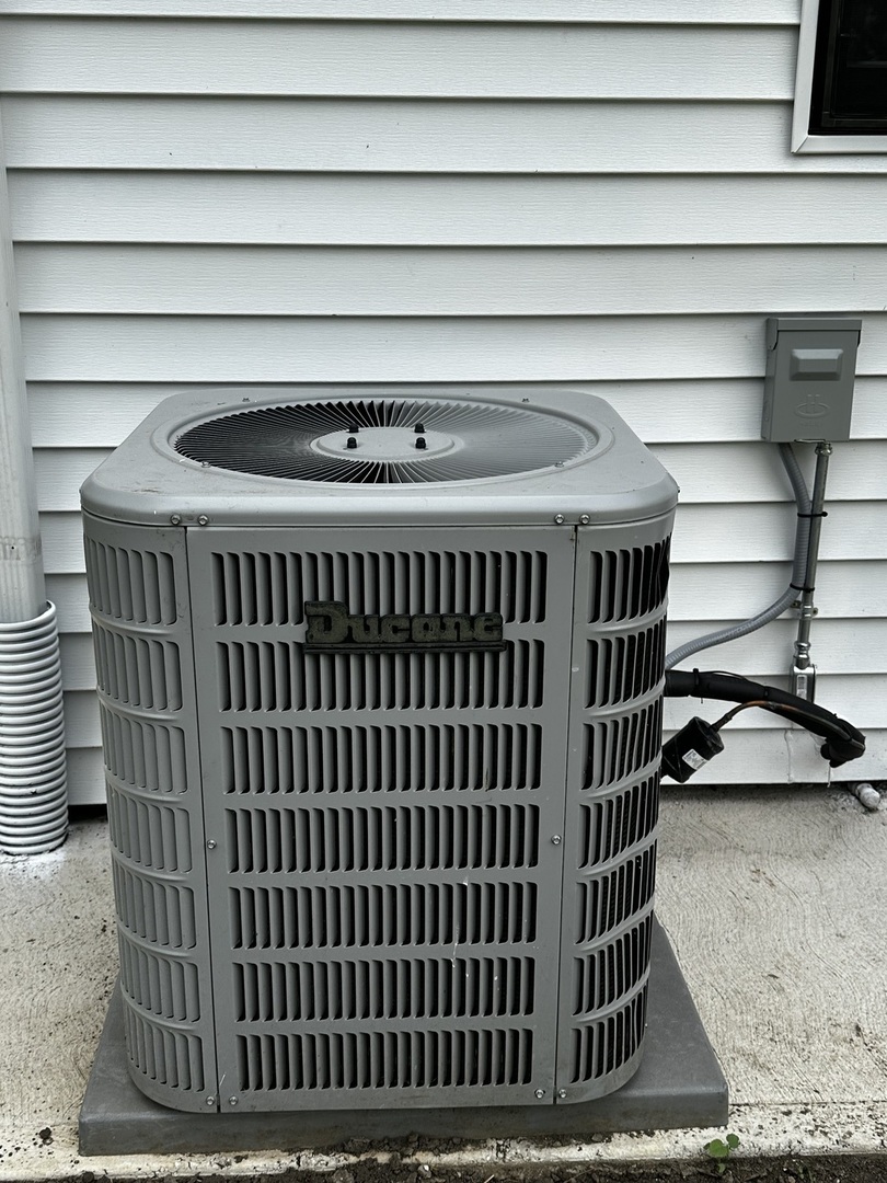 2212 North 2829th Road Marseilles, IL 61341 - Photo 38 of 44 a view of entryway with wooden floor