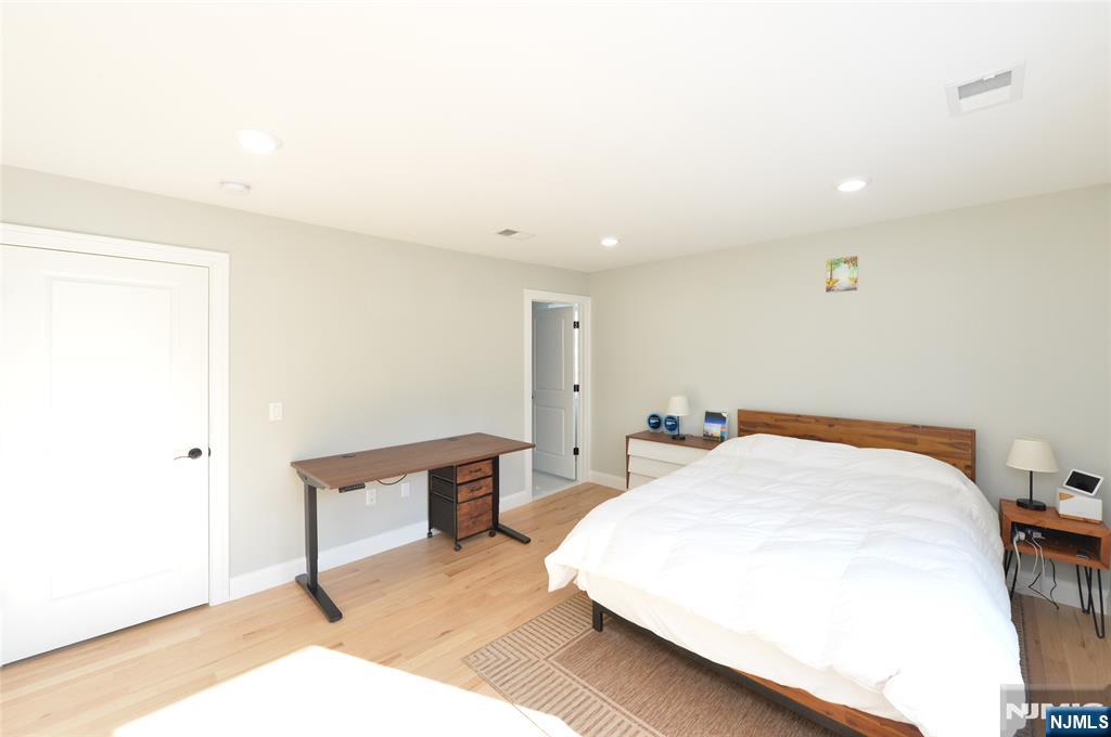 196 Graphic Boulevard Bergenfield, NJ 07621 - Photo 13 of 36