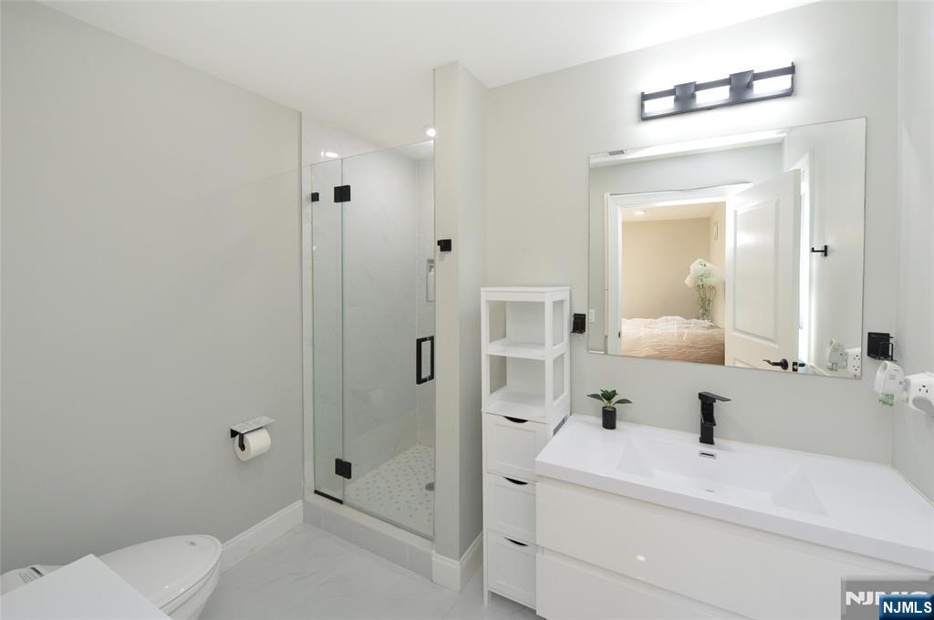 196 Graphic Boulevard Bergenfield, NJ 07621 - Photo 14 of 36