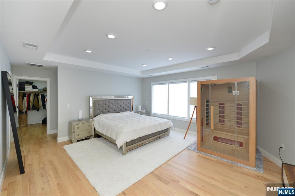 196 Graphic Boulevard Bergenfield, NJ 07621 - Photo 15 of 36