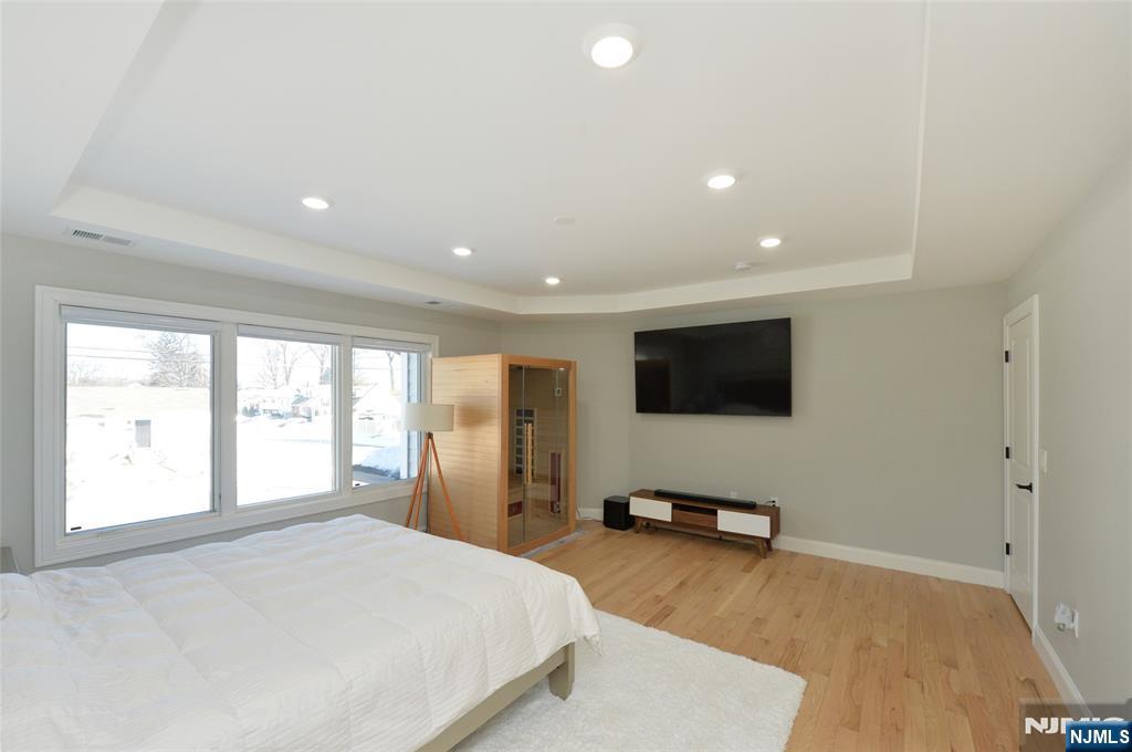 196 Graphic Boulevard Bergenfield, NJ 07621 - Photo 16 of 36