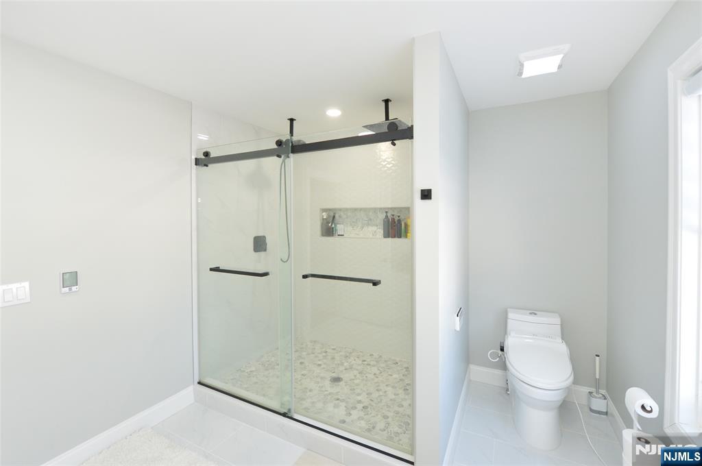 196 Graphic Boulevard Bergenfield, NJ 07621 - Photo 22 of 36