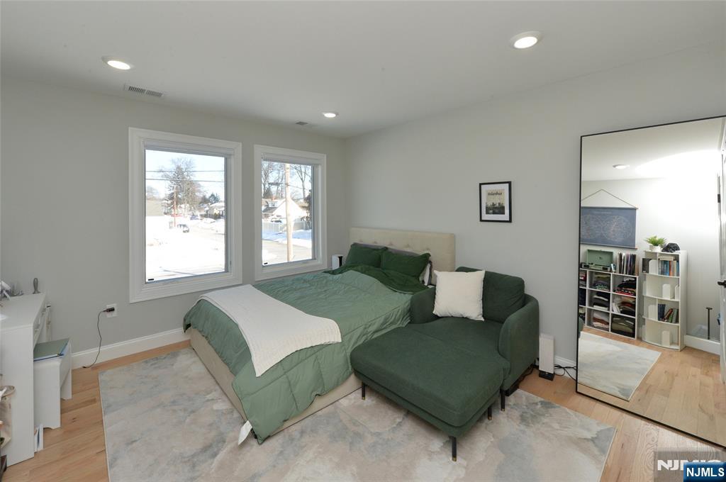 196 Graphic Boulevard Bergenfield, NJ 07621 - Photo 23 of 36