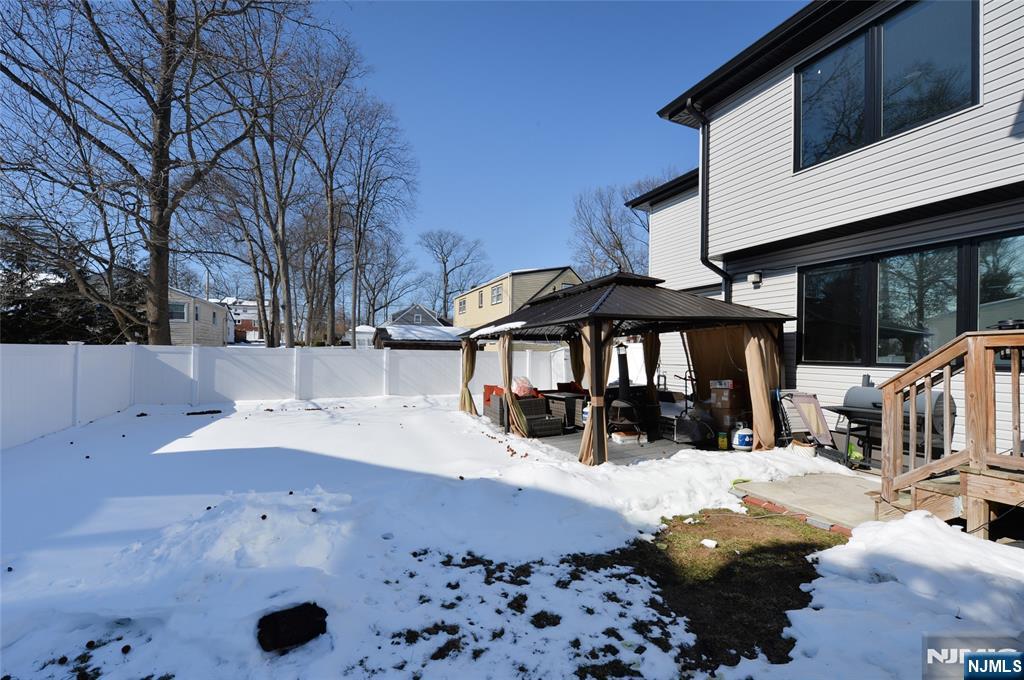 196 Graphic Boulevard Bergenfield, NJ 07621 - Photo 32 of 36