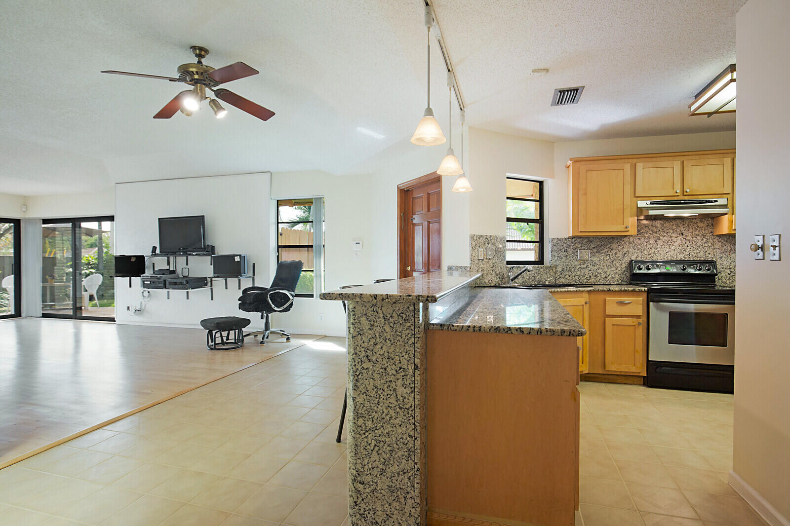 4420 Northeast 5th Avenue Boca Raton, FL 33431 - Photo 13 of 32 08_4420_NE_5th_Ave8_mls