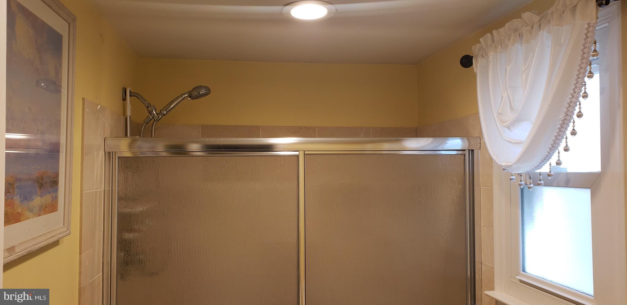 328 Centennial Road Warminster, PA 18974 - Photo 101 of 145 Hallway Bath