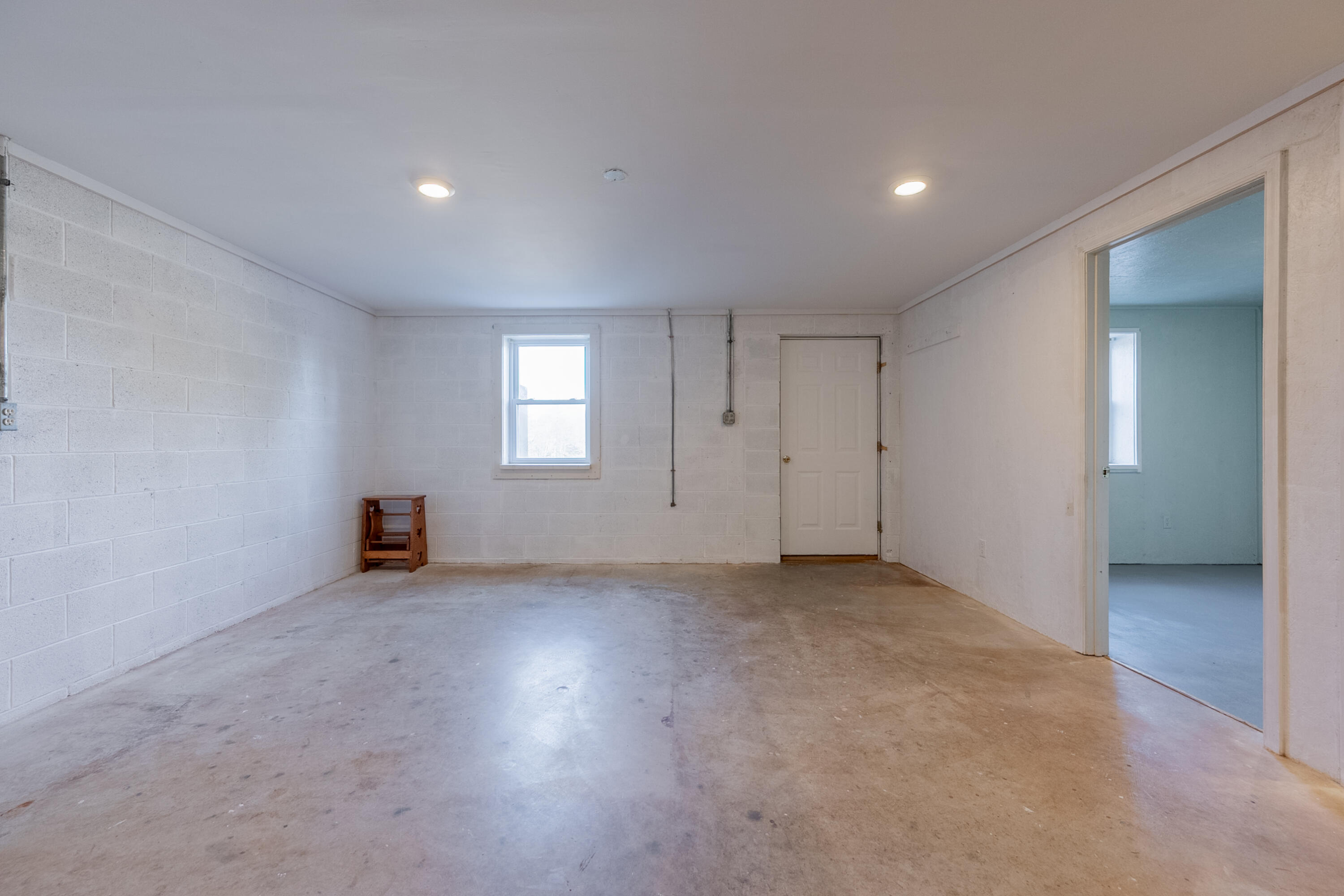 2448 Kyle Weeks Road Southwest Willis, VA 24380 - Photo 41 of 65 an empty room with windows and closet