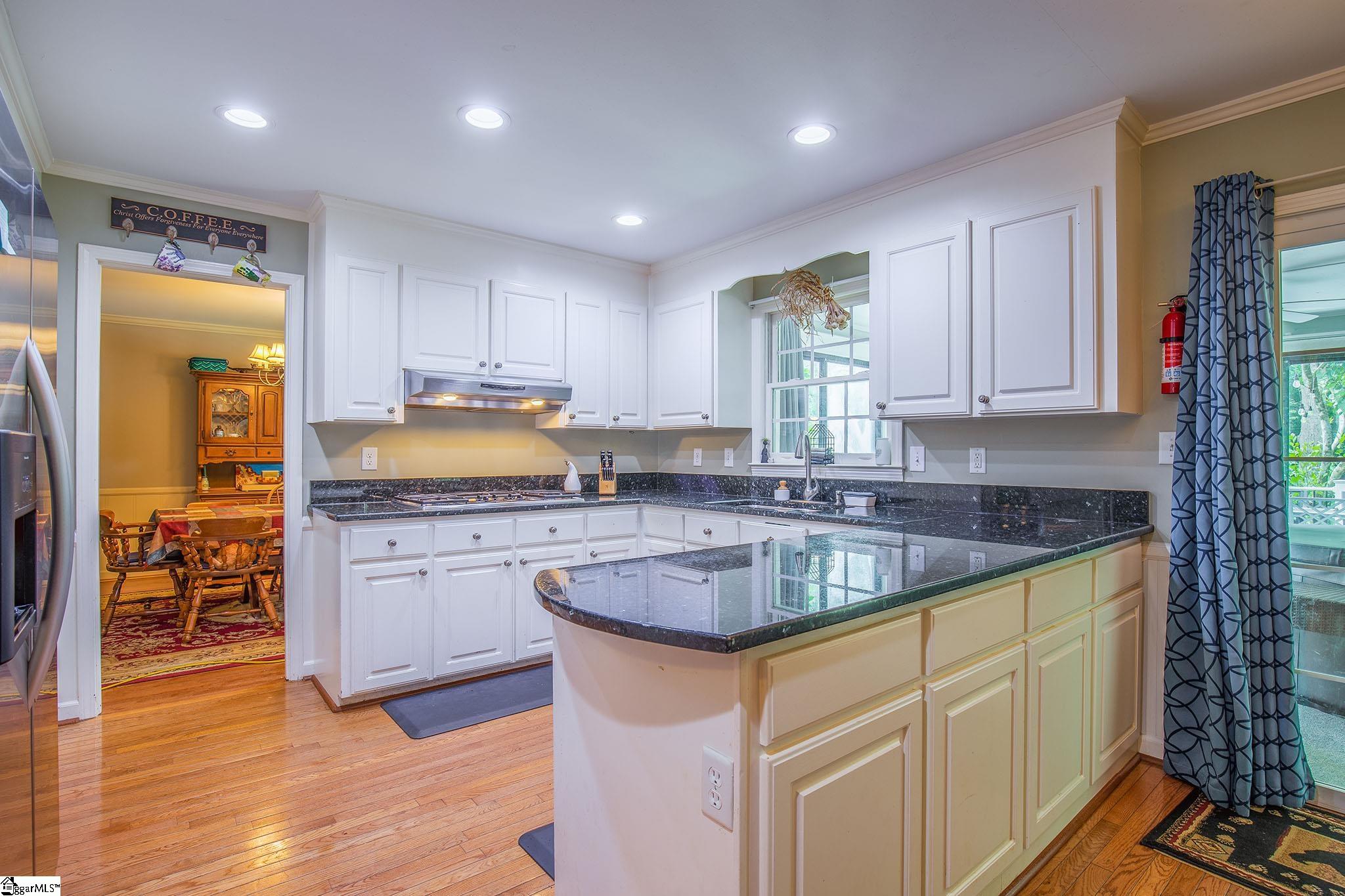 1220 Taylors Road Taylors, SC 29687 - Photo 7 of 34