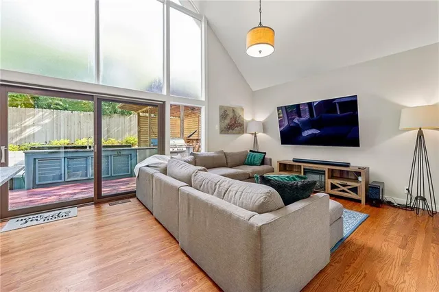 $6,996 | 235 Hillside Drive Northwest, Atlanta, GA 30342