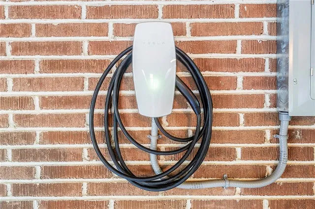 $6,996 | 235 Hillside Drive Northwest, Atlanta, GA 30342