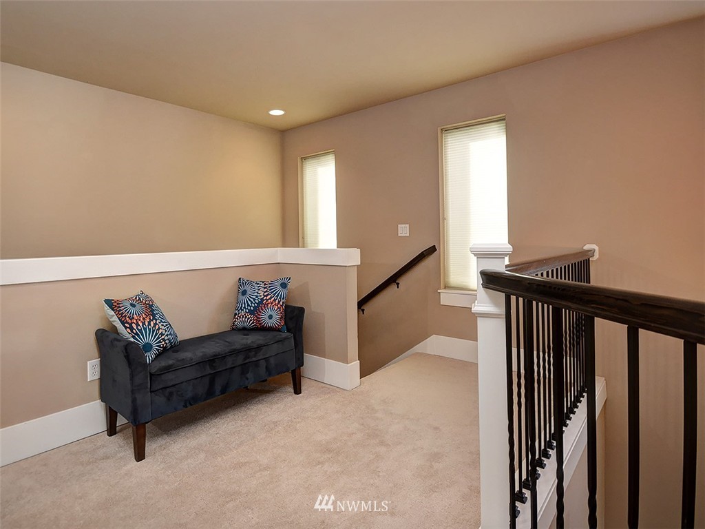 5263 Northeast 10th Street Renton, WA 98059 - Photo 14 of 25