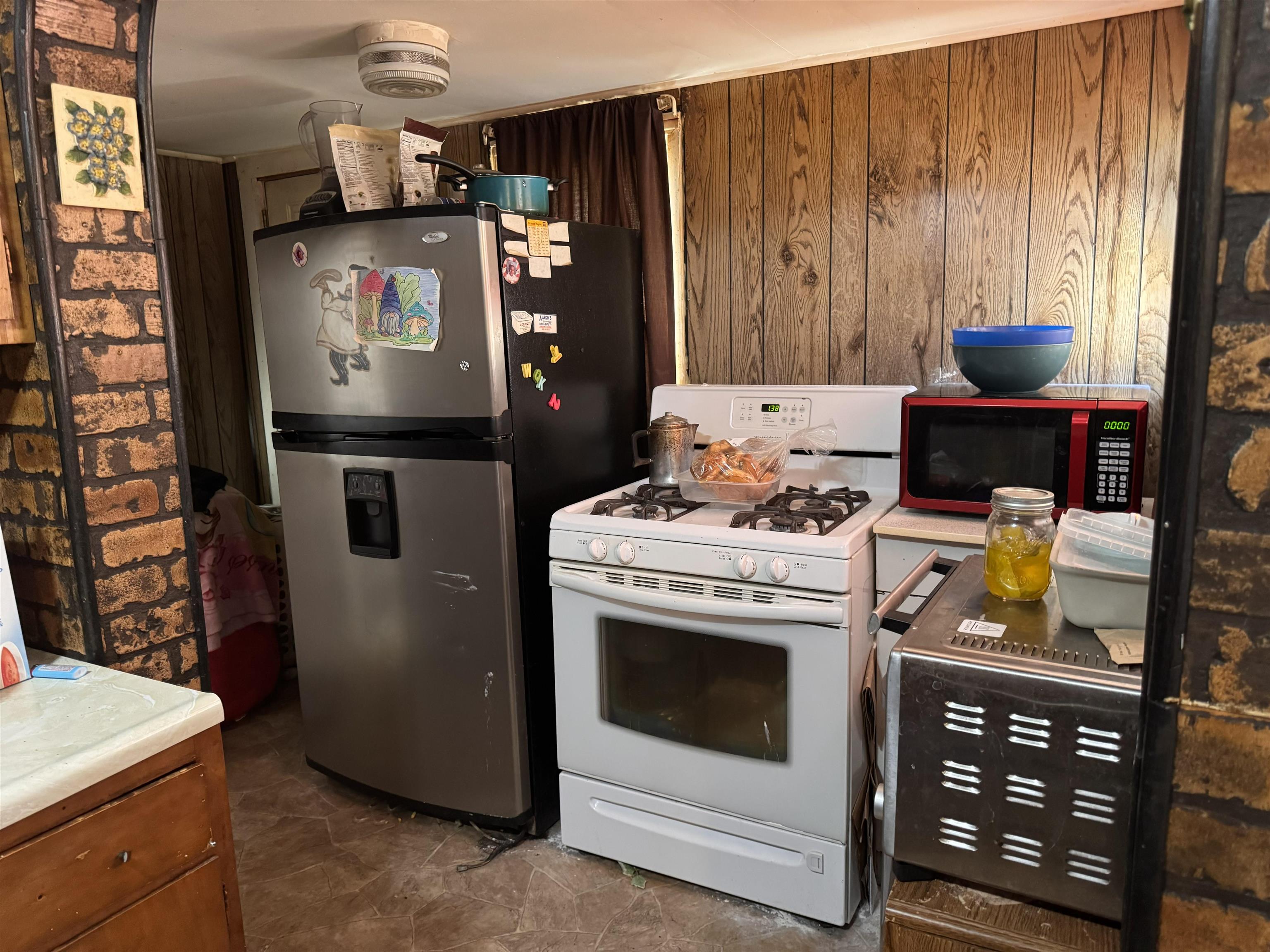 525 Hackett Street Beloit, WI 53511 - Photo 1 of 2
