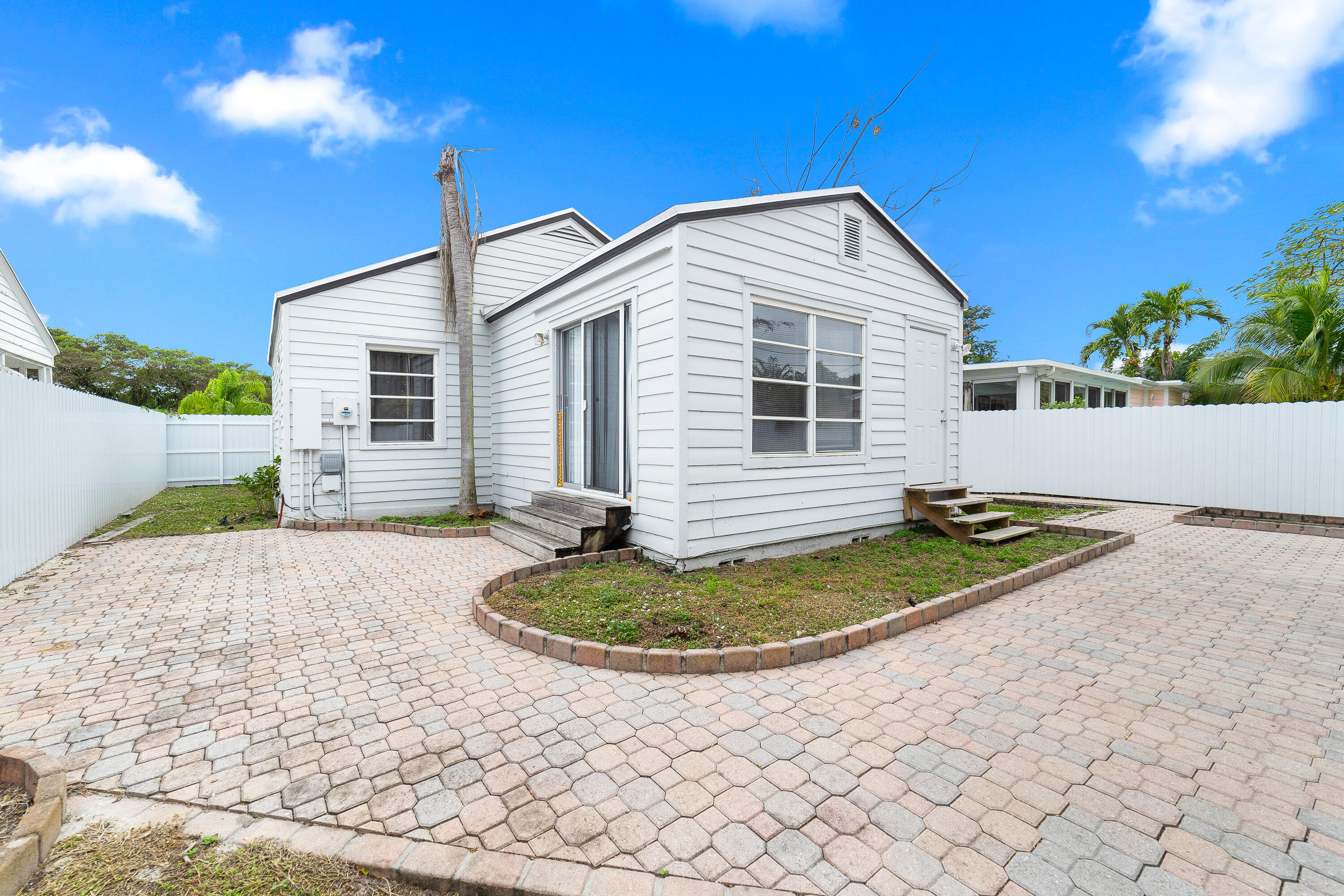 719 Valley Forge Road West Palm Beach, FL 33405 - Photo 24 of 29 _DSC0950