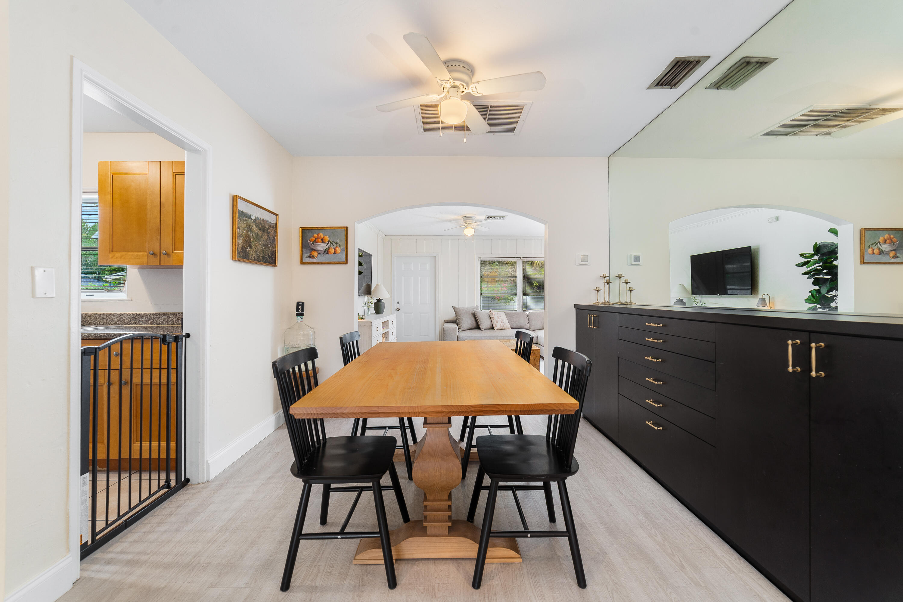 719 Valley Forge Road West Palm Beach, FL 33405 - Photo 5 of 29 _DSC0111